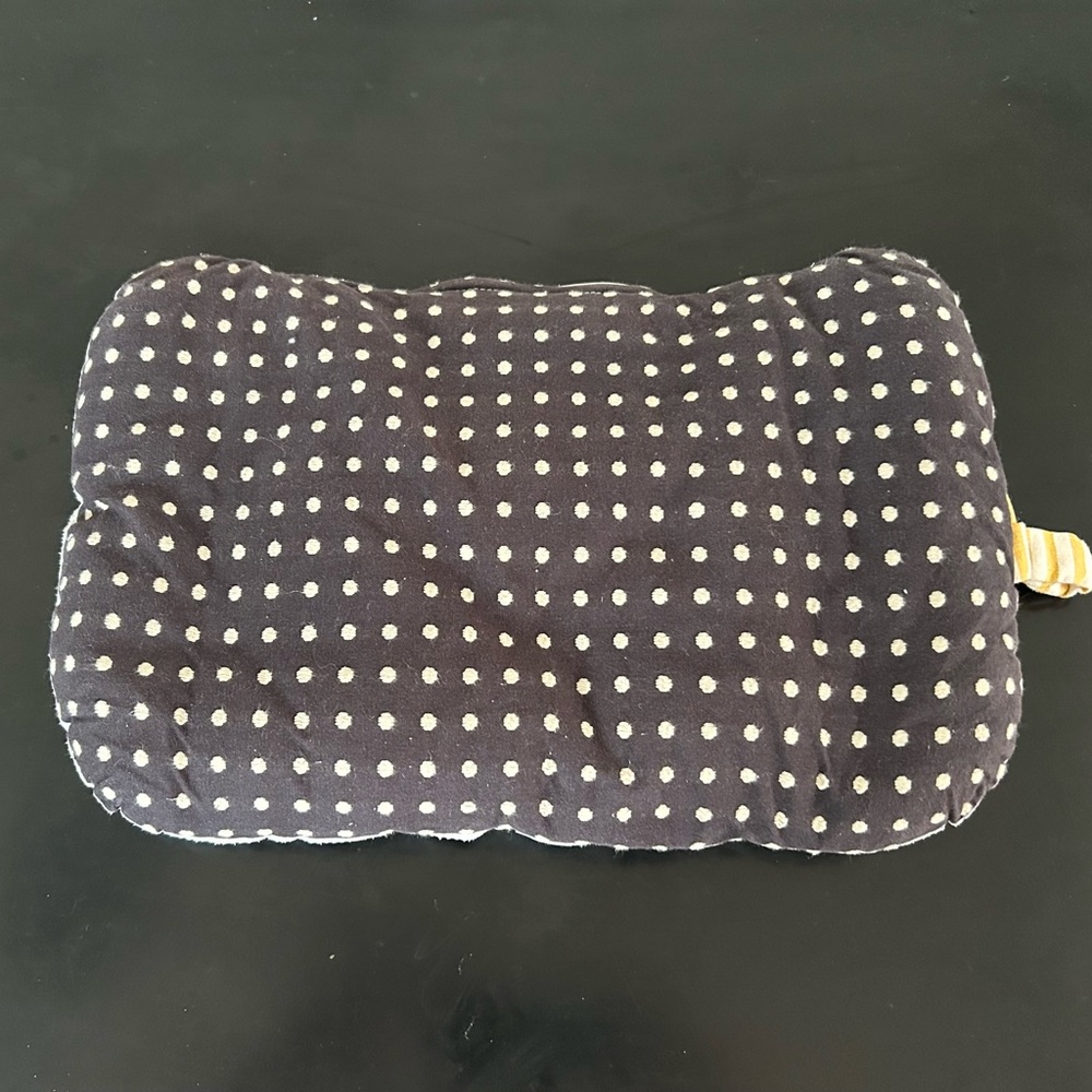 Trendy reversible cushion-bed for small dogs or cats, new - Picture 3 of 4